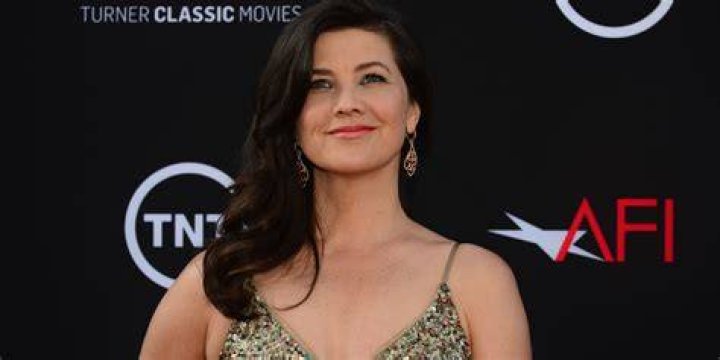 Daphne Zuniga Net Worth & Bio/Wiki 2018 Facts Which You Must To Know!