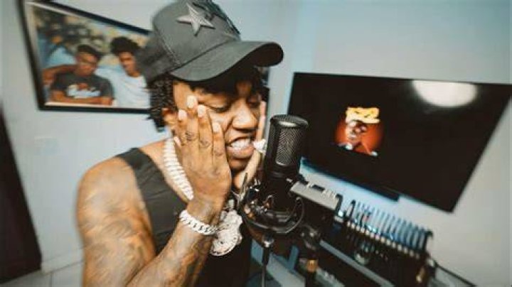 Fredo Bang Underdog Hero, Dead Man Certified Mixtapes