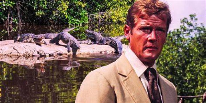 Roger Moore dice no all'ipotesi di un James Bond gay o di una 007 donna